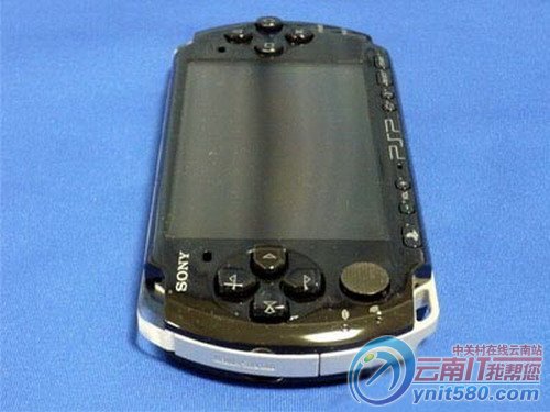 psp上网_畅玩游戏索尼PSPGO白色仅需1100元