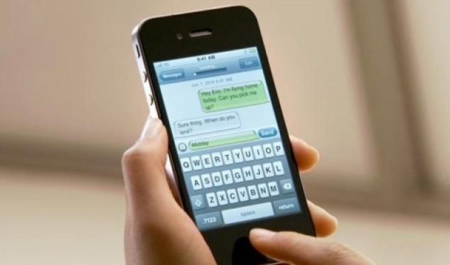 iphone中文_中文字幕用iPhone控制最新四轴飞行器